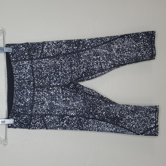 Lululemon Black White And Gray Splattered Cropped Leggings With Side Pockets 4 - Picture 1 of 7